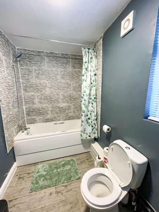 バーミンガムPerfect For Contractors & Families! 7 Beds Free Parkingアパートメント エクステリア 写真